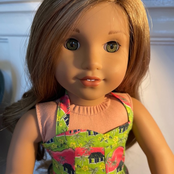 Retired Lea American Girl of Year 2016 - 18” Doll w Hawaiian Outfit - Picture 11 of 11